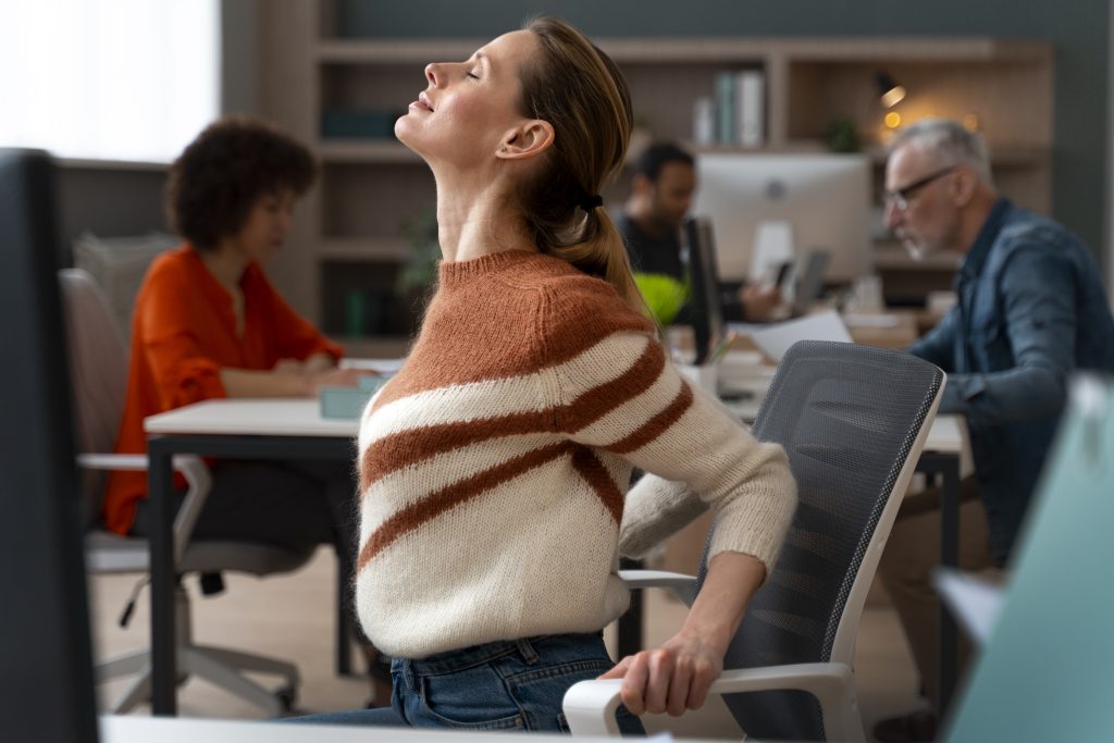 Ergonomia no trabalho: 5 Ajustes essenciais para um ambiente mais saudável 4 ergonomia